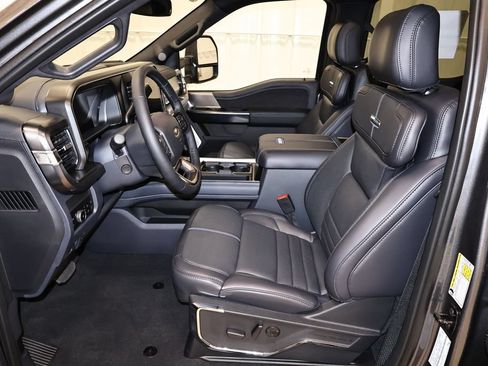 New 2026 Ford F450 Platinum w/ FX4 Off-Road Package AWD/4WD image 12