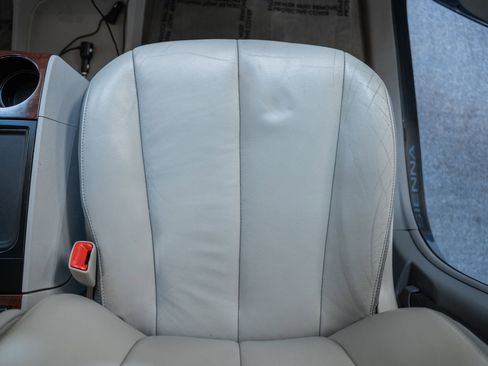 Used 2014 Toyota Sienna Limited image 38