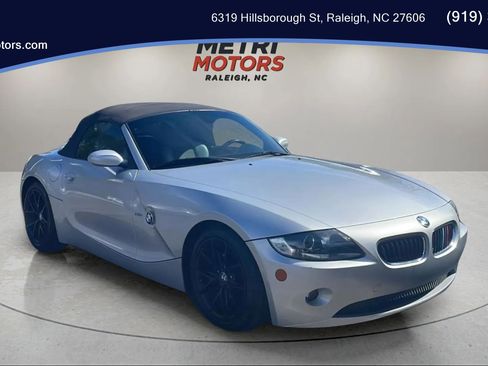 Used 2005 BMW Z4 2.5i RWD image 1