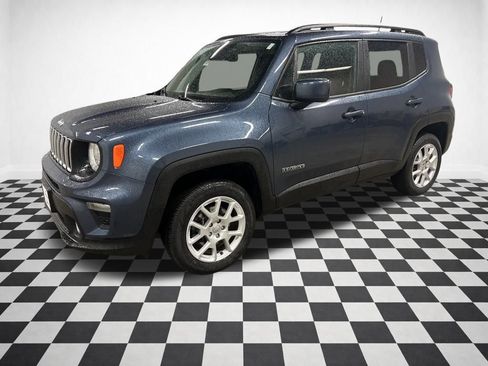 Used 2020 Jeep Renegade Latitude w/ Cold Weather Group image 4