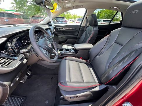 Used 2023 Buick Envision Essence w/ Sport Touring Package AWD/4WD image 17