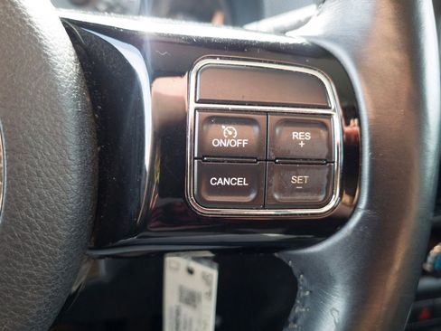 Used 2017 Jeep Wrangler Unlimited Sahara image 23