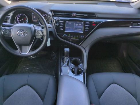 Used 2018 Toyota Camry LE FWD image 17