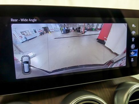 Used 2022 Mercedes-Benz GLC 300 4MATIC w/ Premium Package Lite image 22