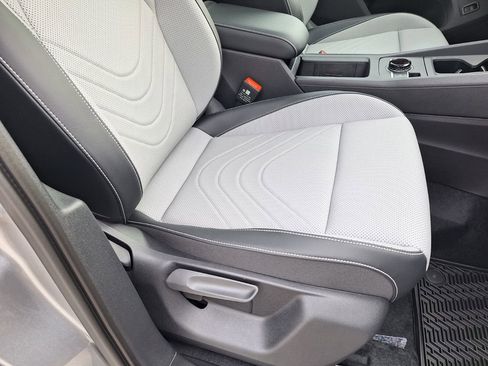 New 2026 Volkswagen Tiguan SE image 27