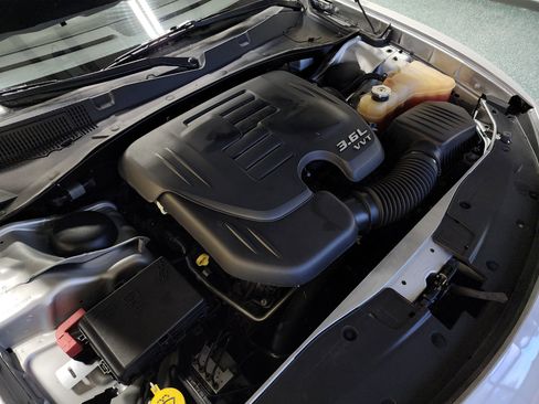 Used 2021 Dodge Charger SXT w/ Leather Interior Group image 40