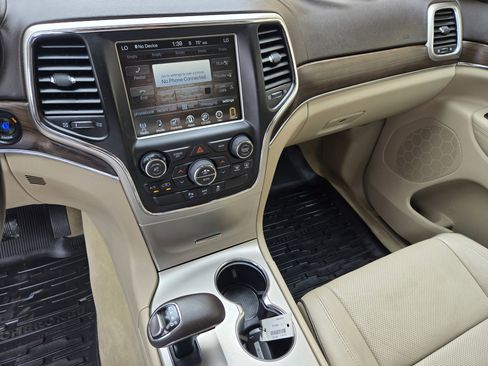 Used 2014 Jeep Grand Cherokee Overland image 13
