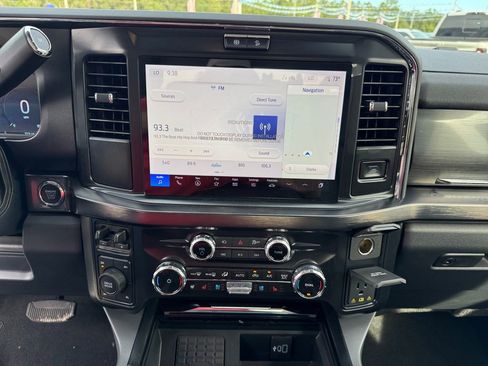 New 2026 Ford F250 Lariat w/ Black Appearance Package image 27