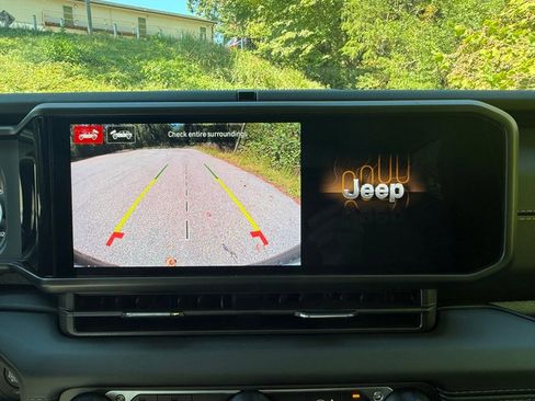 New 2025 Jeep Wrangler Unlimited Sahara image 27