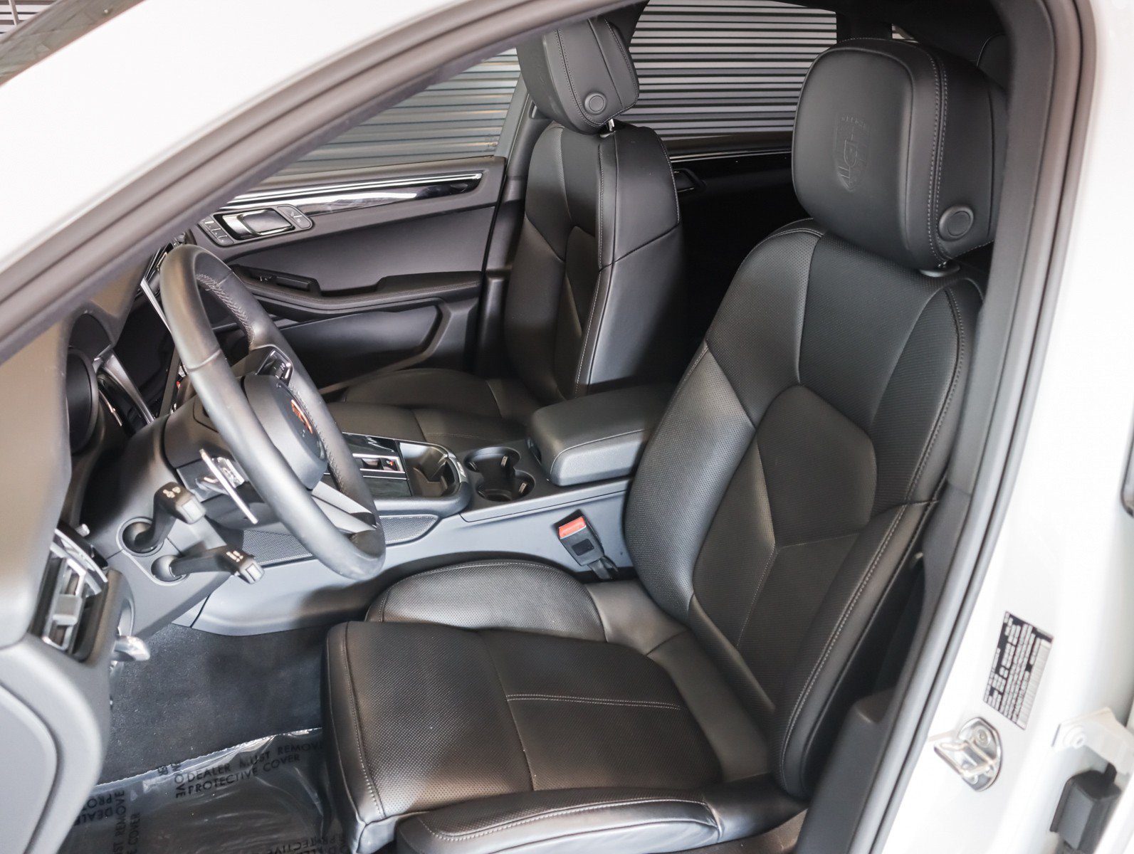 Used 2026 Porsche Macan AWD/4WD image 5