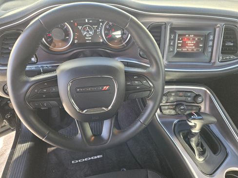 Used 2017 Dodge Challenger R/T image 26