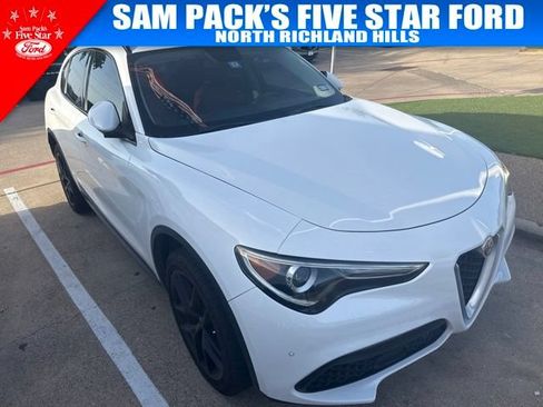 Used 2018 Alfa Romeo Stelvio Sport w/ Quick Order Package 22J Sport AWD/4WD image 3