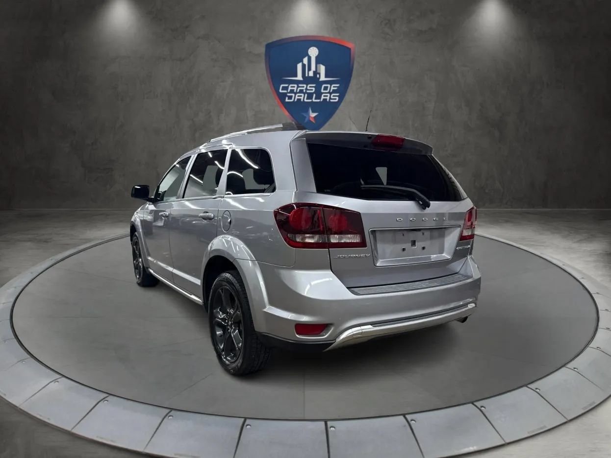 Used 2018 Dodge Journey Crossroad w/ Popular Equipment Group FWD image 3