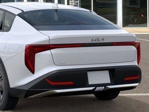 New 2026 Kia K4 LX image 13