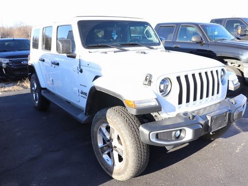 Used 2021 Jeep Wrangler Unlimited Sahara image 3