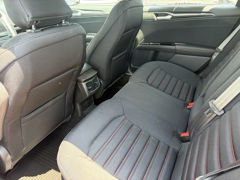 Used 2016 Ford Fusion SE AWD/4WD image 25