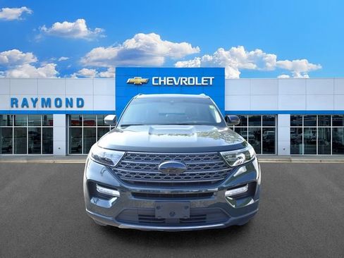 Used 2022 Ford Explorer XLT w/ Equipment Group 202A AWD/4WD image 8