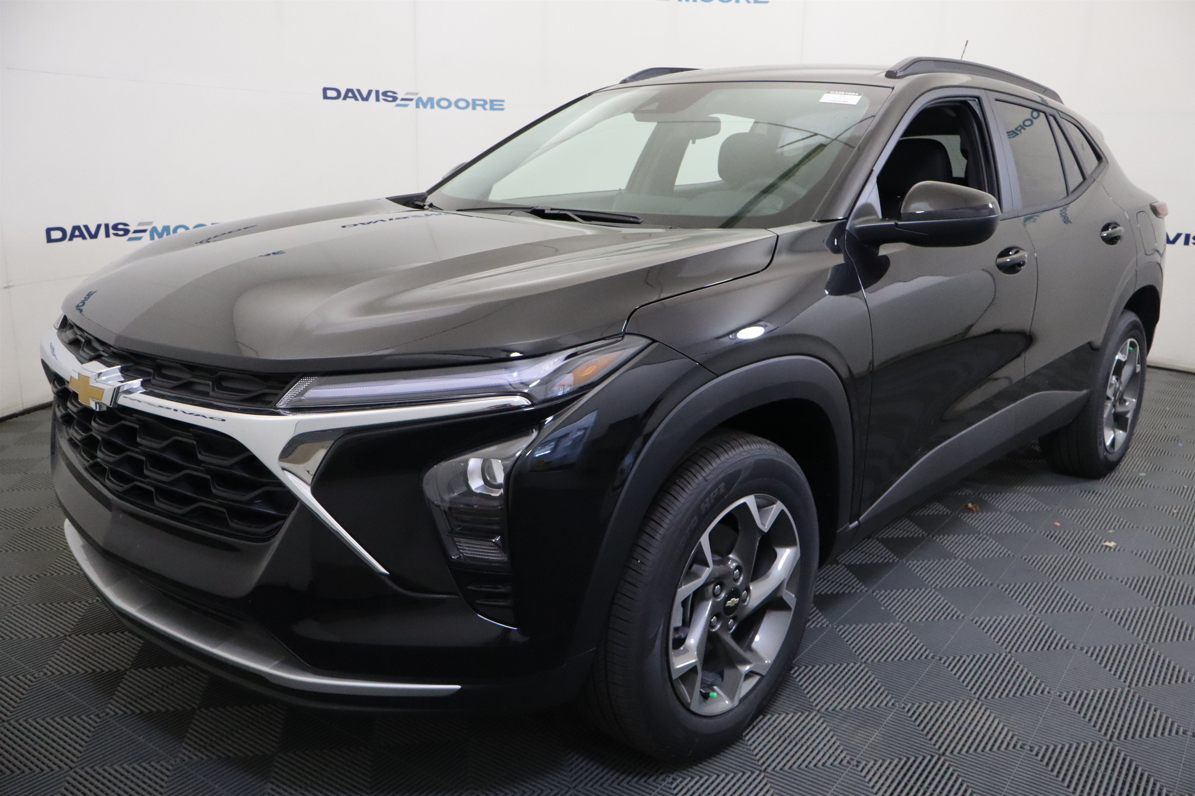 New 2026 Chevrolet Trax LT w/ LT Convenience Package FWD image 12