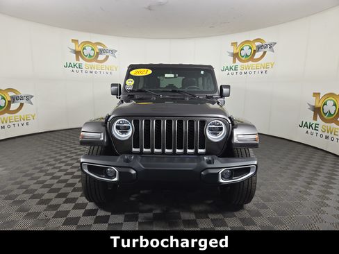 Used 2021 Jeep Wrangler Unlimited Sahara w/ Dual Top Group AWD/4WD image 3