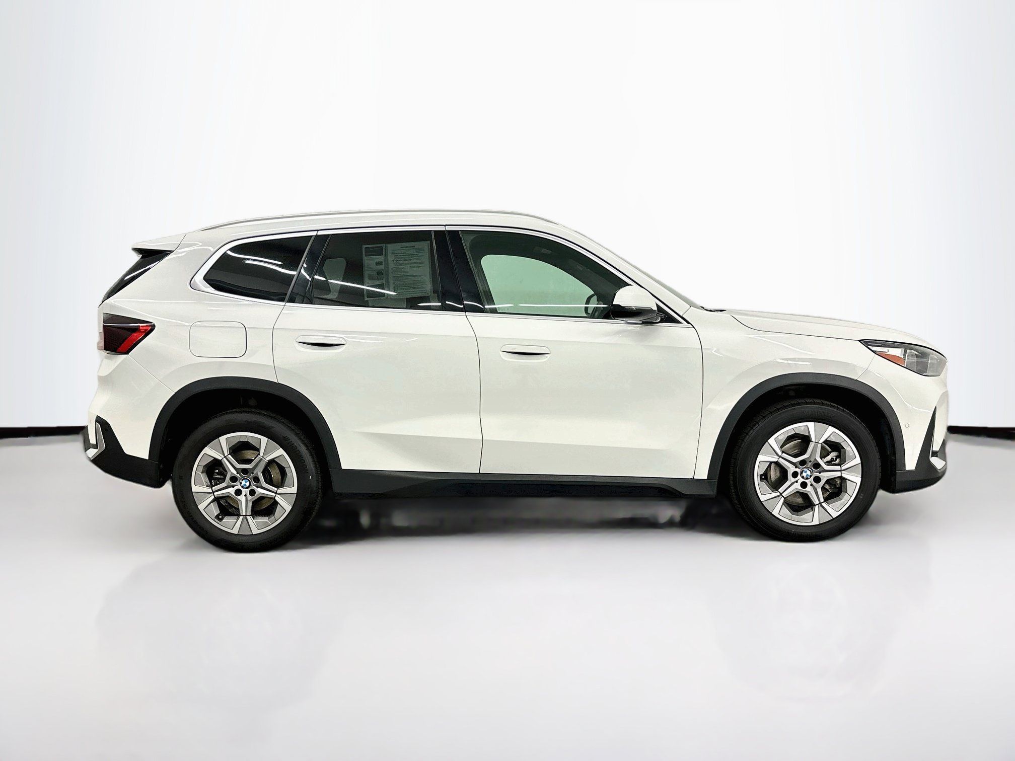 Used 2023 BMW X1 xDrive28i AWD/4WD image 10