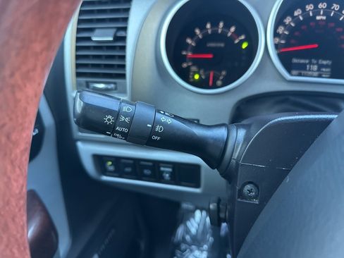 Used 2016 Toyota Sequoia Platinum image 36