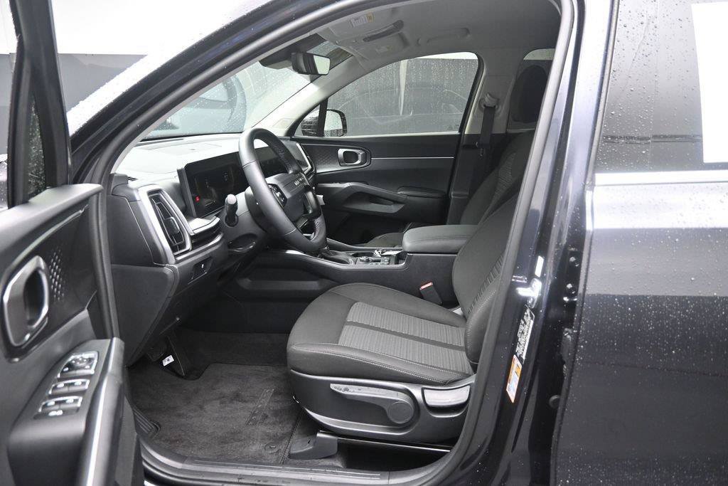 Used 2026 Kia Sorento LX FWD image 18
