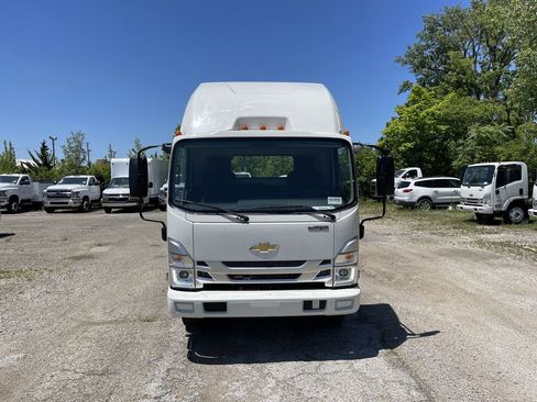 New 2024 Chevrolet Low Cab Forward RWD image 5