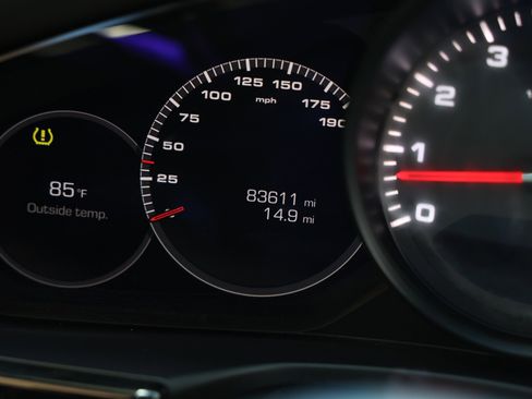 Used 2018 Porsche Panamera 4 AWD/4WD image 59