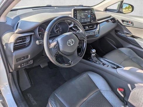 Used 2020 Toyota C-HR Limited image 9
