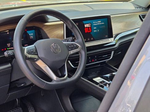 Used 2024 Volkswagen Atlas SE FWD image 27
