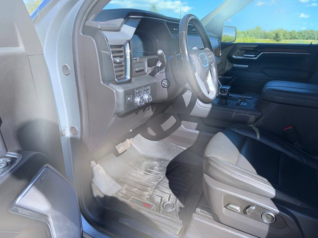 Used 2024 GMC Sierra 1500 Denali w/ Denali Reserve Package AWD/4WD image 10