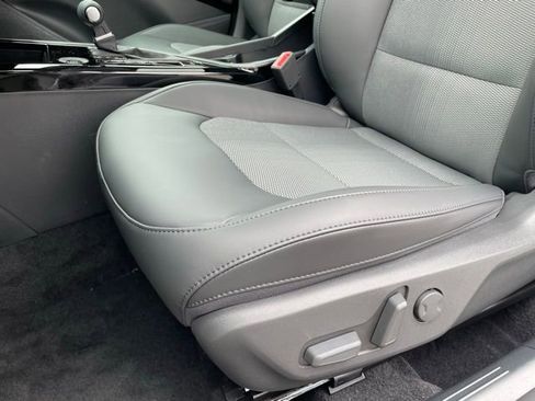 New 2025 Kia Niro EX Touring image 24