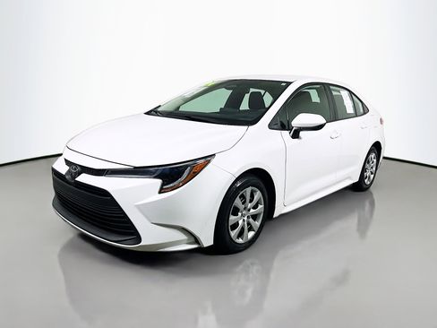 Used 2024 Toyota Corolla LE FWD image 10