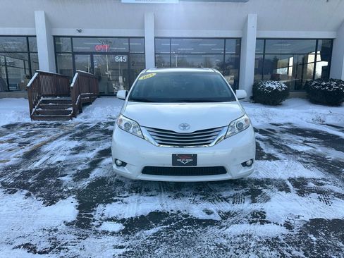 Used 2015 Toyota Sienna XLE Premium image 3