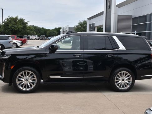 Used 2023 Cadillac Escalade Premium Luxury AWD/4WD image 12