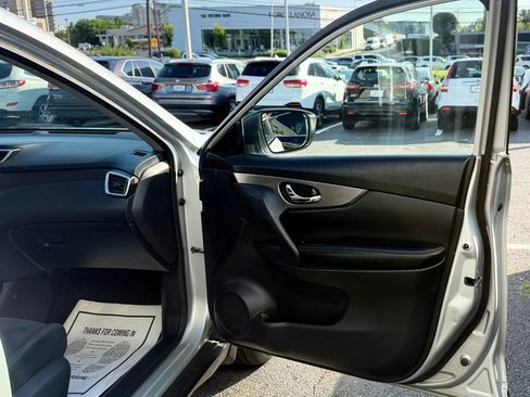 Used 2015 Nissan Rogue S AWD/4WD image 30