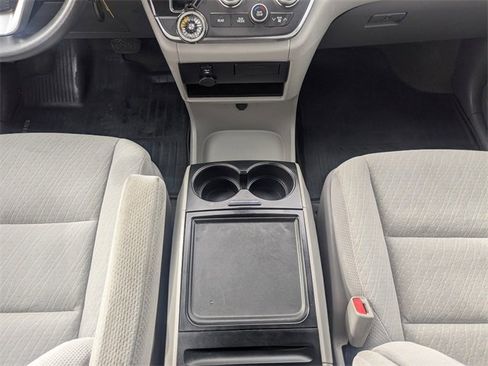 Used 2019 Toyota Sienna LE image 21