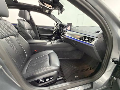 Used 2023 BMW M550i xDrive AWD/4WD image 37