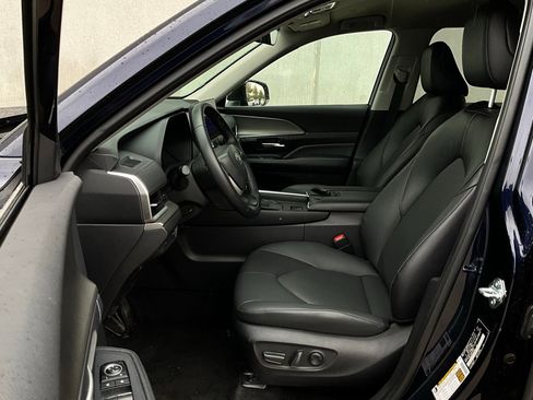 Used 2025 Toyota Grand Highlander FWD image 10