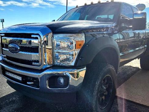 Used 2015 Ford F250 XLT w/ XLT Premium Package image 3