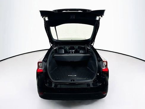 Used 2019 Toyota Prius XLE image 27