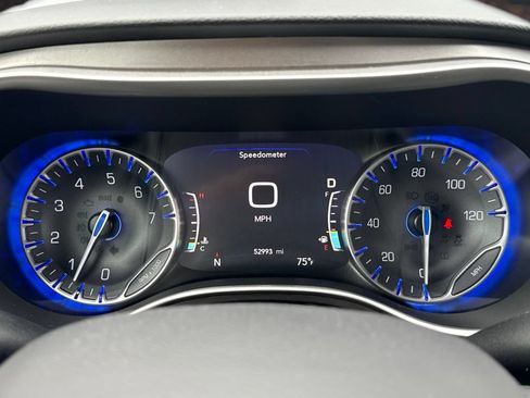 Used 2020 Chrysler Pacifica Touring-L Plus FWD image 25