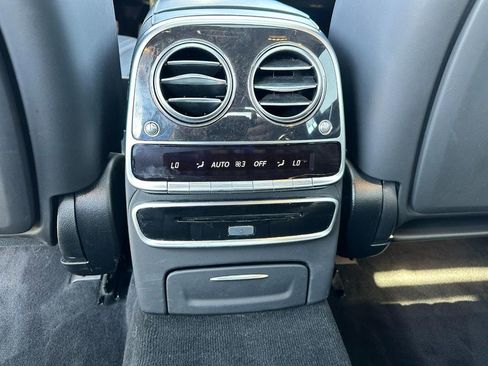 Used 2018 Mercedes-Benz S 560 4MATIC Sedan image 12