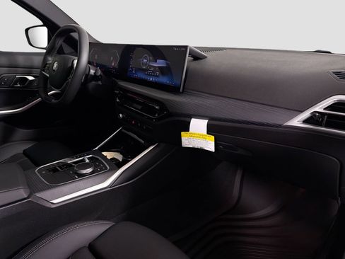 Certified 2025 BMW 330i Sedan w/ Convenience Package image 29