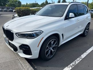Used 2022 BMW X5 xDrive40i w/ M Sport Package AWD/4WD video 1