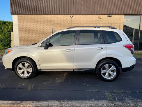 Used 2015 Subaru Forester 2.5i w/ Alloy Wheel Package AWD/4WD image 2