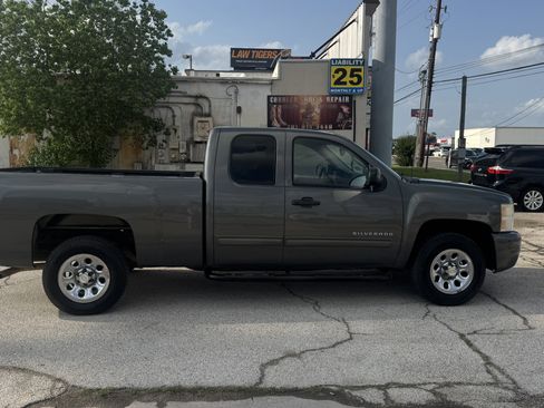 Used 2011 Chevrolet Silverado 1500 LS RWD image 7