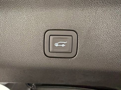 New 2026 GMC Yukon XL Denali Ultimate AWD/4WD image 9