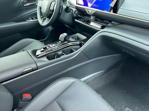 New 2025 Toyota Crown Signia image 18