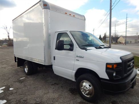 Used 2014 Ford E-350 and Econoline 350 Super Duty image 5